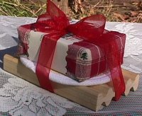 Holiday Soap, Loofah, and Soap Tray